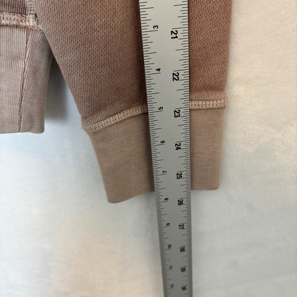 Faherty tan Charleston sun logo crew neck long sleeve pullover size medium - Picture 10 of 10